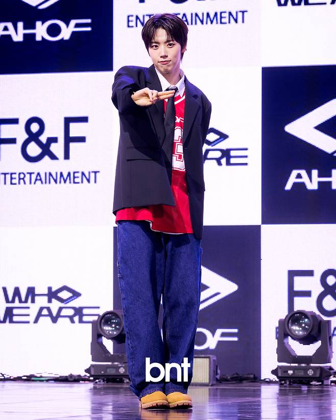 아홉 쇼케이스 차웅기