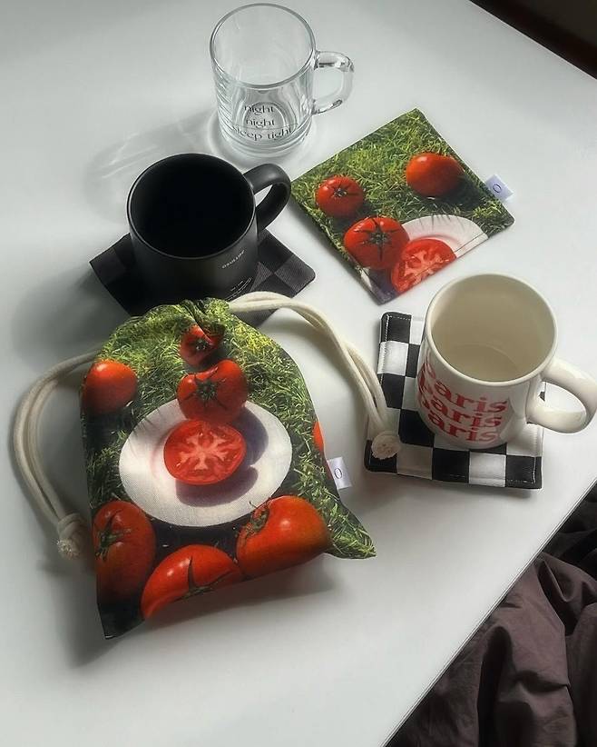 영의(@yeongui_) 토마토 파우치