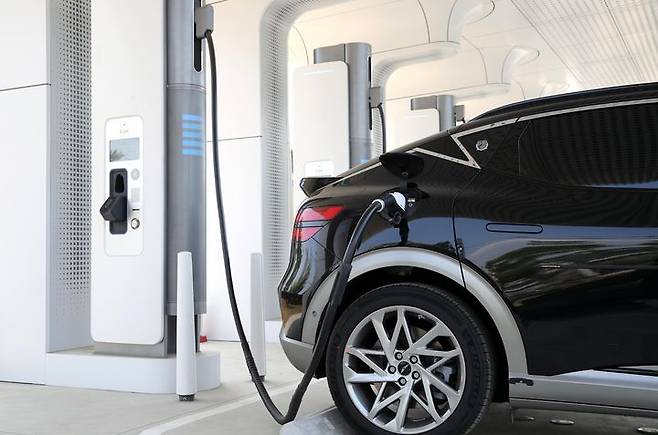 [광명=뉴시스 ]충전 중인 전기차. (사진=광명시 제공) 2025.07.02. photo@newsis.com *재판매 및 DB 금지