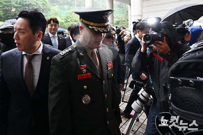 해병대 채모 상병 순직 사건과 관련해 1심에서 무죄를 선고받은 박정훈 전 해병대 수사단장(대령)이 지난 5월 16일 오전 서울 서초구 서울고등법원에서 열린 2심 준비공판에 출석하고 있다. 류영주 기자