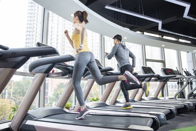 7월부터 헬스장·수영장 이용료를 소득공제로 돌려받을 수 있다. 이미지투데이