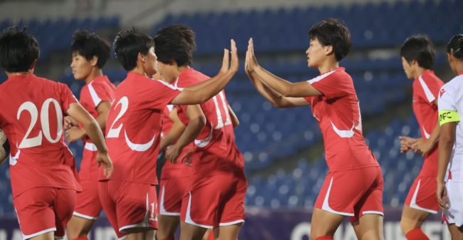 [사진] 10-0 대승을 거둔 북한여자대표팀