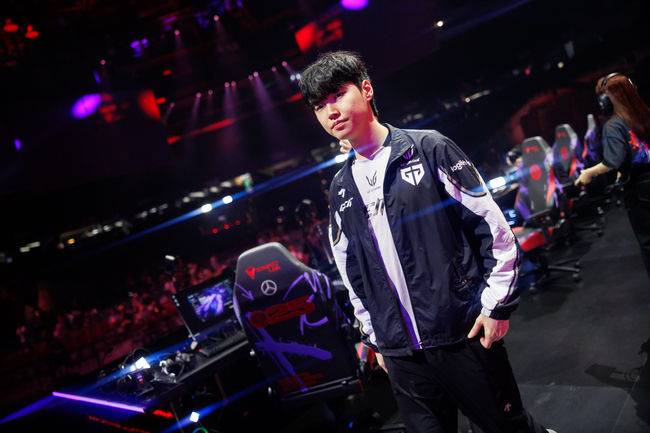 라이엇 게임즈 플리커.