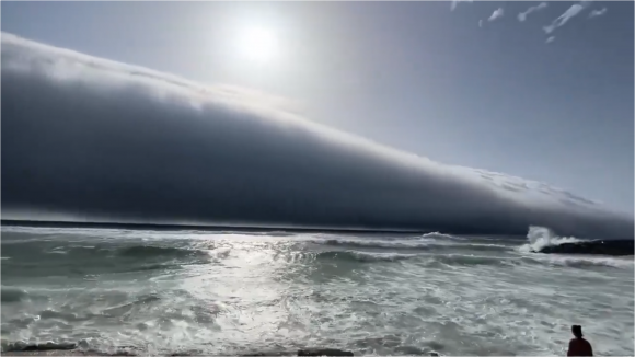 폭염이 만들어 낸 포르투갈 해안가의 두루마리 구름. 엑스(X) 캡처