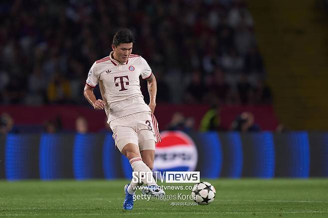 ▲ 김민재보다 다이어를 더 높게 바라보는 것도 의아하다. 다이어가 주력으로 뛴 건 우파메카노가 시즌아웃을 당한 뒤다. 고작 2개월 정도만 선발 기회를 부여받았는데도 키커는 랑리스테에 올렸다.