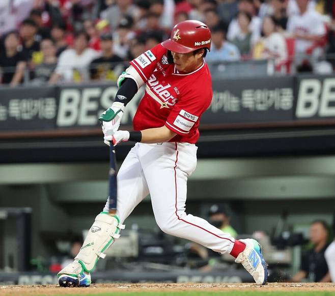▲ 2일 광주 KIA전에서 홈런 포함 2안타 2타점을 기록하며 팀 승리를 이끈 한유섬 ⓒ연합뉴스