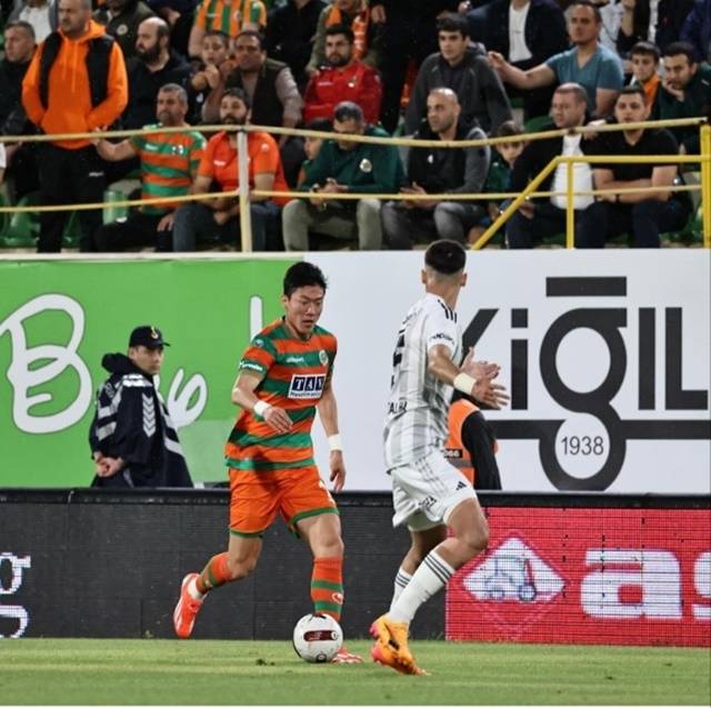 지난 시즌 튀르키예 알라니아스포르에서 뛰었던 황의조. /사진=알라니아스포르 SNS 캡처