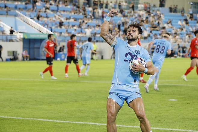 대구 세징야가 복귀전에서 골을 넣은뒤 세레머니를 하고 있다. /대구FC 제공