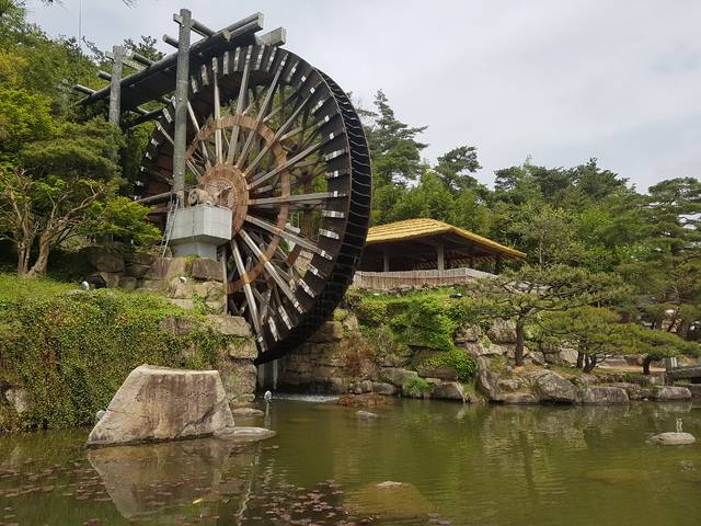 경주보문관광단지 상징물 물레방아.