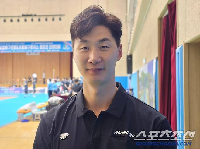 2일 경기 후 인터뷰를 하는 박철우 우리카드 우리WON 코치. 단양=이종서 기자