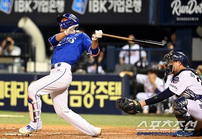 3일 잠실야구장에서 열린 삼성과 두산의 경기, 9회초 무사 만루 이재현이 역전 만루홈런을 치고 있다. 잠실=허상욱 기자wook@sportschosun.com/2025.07.03/