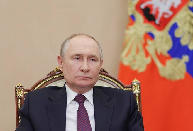 2일 블라디미르 푸틴 러시아 대통령이 러시아 모스크바 크렘린(대통령궁)에서 각료들과 화상 회의를 주재하고 있다. EPA연합뉴스