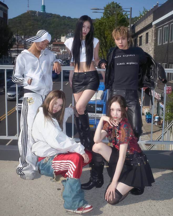 올데이 프로젝트(사진=더블랙레이블 제공)