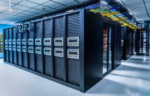 에이닷엑스(A.X) 4.0 대규모 학습(Continual Pre-Training, CPT)을 진행한 SK텔레콤 자체 구축 슈퍼컴퓨터 타이탄의 모습. [사진=SKT]