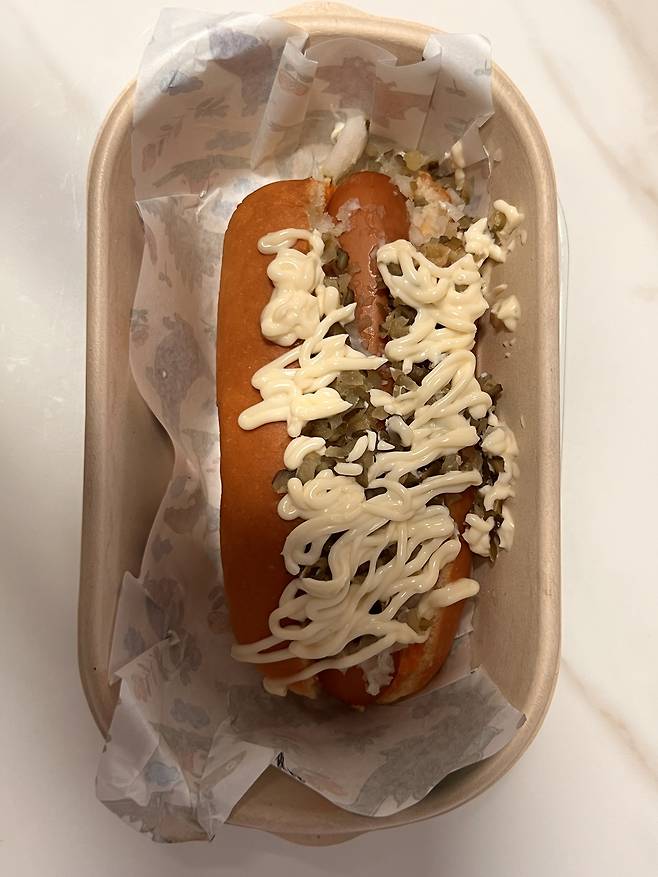 The signature Philly hot dog at Philly Dog in Yongsan-gu, central Seoul (Park Jun-hee/The Korea Herald)