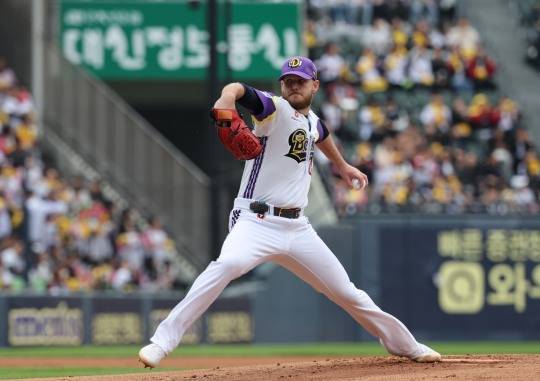 역투하는 콜어빈. 사진[연합뉴스]