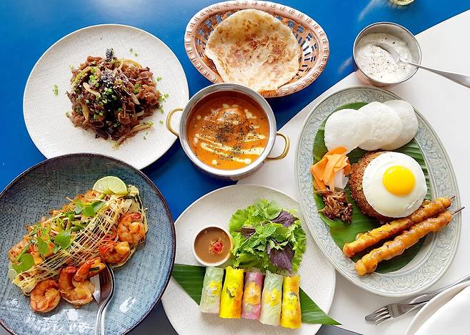 더 베이 키친(The Bay Kitchen) 런치 5개국 음식이 다 나온다.