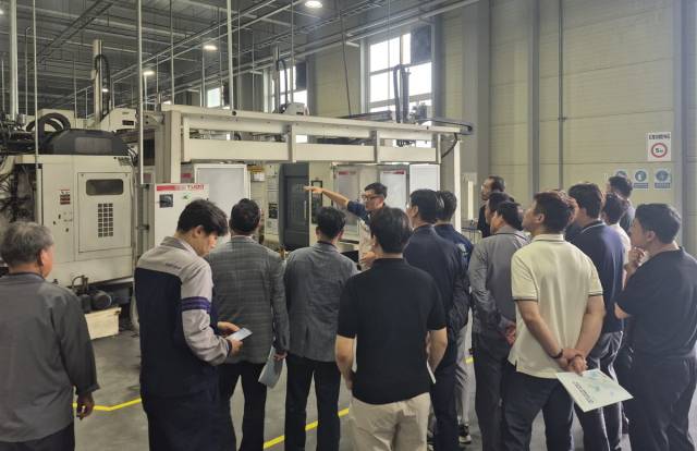 ▲ 산업단지 산업현장 찾아 인공지능 전환(AX) 컨설팅·세미나 개최 ⓒ 산단공