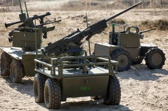 우크라이나군의 다양한 무인지상차량(UGV). 자료사진
