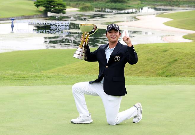 2025년 KPGA 투어  상반기에 유일하게 2승 고지에 오른 옥태훈. 사진제공  |  KPGA