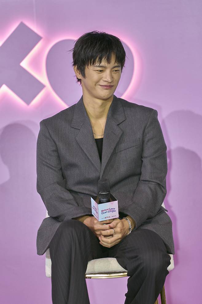 배우 서인국이 3일 오전 서울 용산구 CGV용산 아이파크몰에서 열린 넷플릭스 오리지널 예능 ‘모태솔로지만 연애는 하고싶어’ 제작발표회에 참석해 발언하고 있다. 사진 넷플릭스