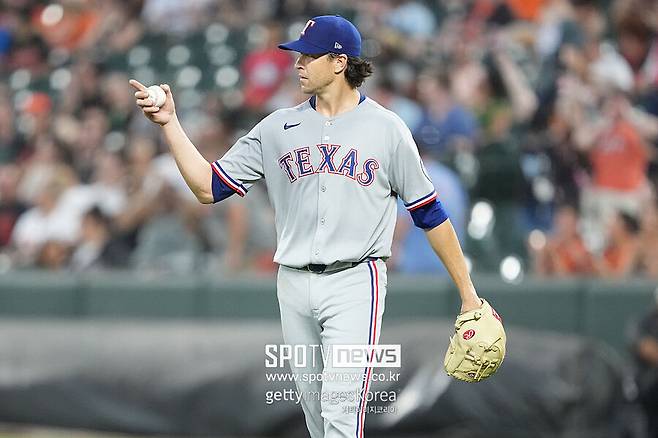 ▲ 팔꿈치 수술 여파를 털고 일어선 디그롬은 생애 세 번째 사이영상 수상을 조준할 페이스다