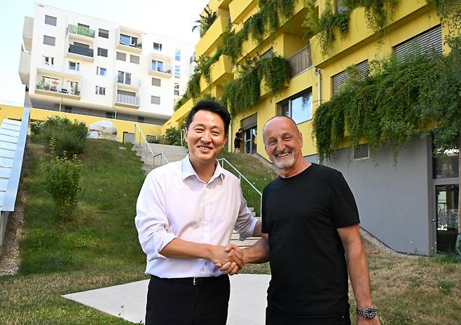 오세훈 서울시장, 노르트반호프 43번지의 설계사 대표 [서울시 제공. 재판매 및 DB 금지]