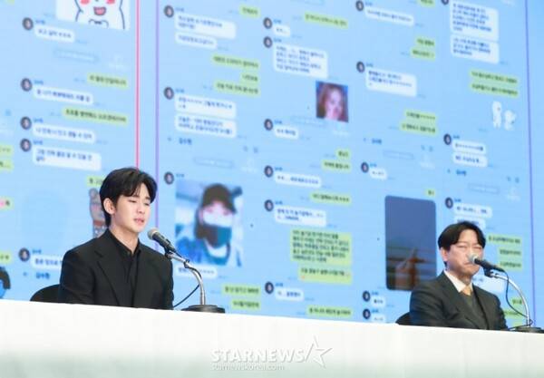 김수현이 지난 5월 열린 기자회견에 변호를 맡은 엘케이비앤파트너스의 김종복 변호사와 함께 참석해 억울함을 호소하고 있다. 사진제공=스타뉴스DB