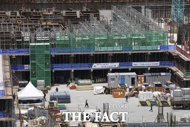 '건설안전특별법'이 발의된 이후 건설업계에서 반발이 거세지고 있다. 중대재해처벌법 등 이미 시행 중인 규제가 있는 상황에서 추가적인 처벌 법안이 나왔기 때문이다. /뉴시스