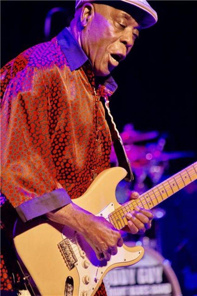 배우로도 출연하는 또 다른 블루스 전설, 버디 가이. 마지막으로 극장에서 본 영화가 ‘죠스’(1975)여서 ‘씨너스: 죄인들’ 출연 제안을 받았을 때 심히 망설였다고. ⓒ