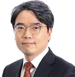 김광진 IGM세계경영연구원 교수 - 서강대 기계공학 석사,  전 네모파트너즈 수석컨설턴트