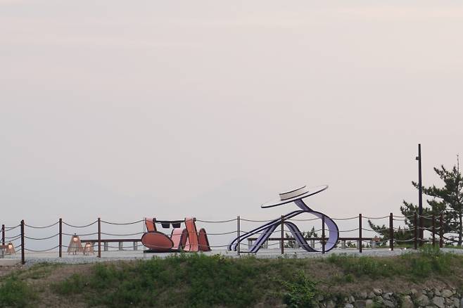 장 줄리앙의 ‘선글라스&선 햇’. IS포토