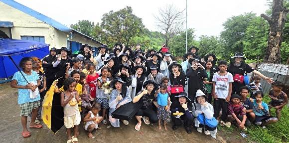 호서대 간호학과 학생들이 필리핀에서 봉사활동을 펼치고 있다 [사진=호서대]