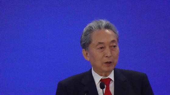 3일 하토야마 유키오 전 일본 총리가 제13회 세계평화포럼 개막식에서 한중일 정상회담의 조속한 개최를 강조했다. 신경진 기자