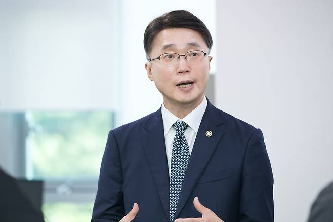 류재명 과학기술정보통신부 2차관이 30일 정부세종청사 과학기술정보통신부 기자실에서 출입기자단과 간담회를 하고 있다. [과학기술정보통신부 제공]