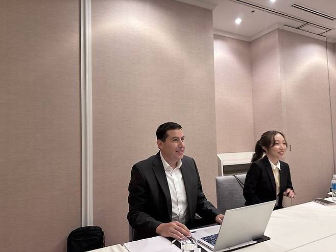 [도쿄=뉴시스]전병훈 기자 = 지난달 30일 일본 도쿄에서 프란시스코 메디나(Francisco Medina) 아마존 재팬 셀러 서비스 디렉터와 인터뷰한 모습 *재판매 및 DB 금지