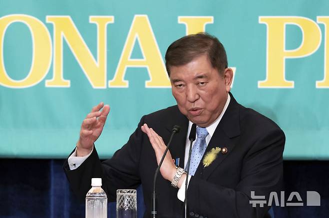 [도쿄=AP/뉴시스] 이시바 시게루(石破茂) 일본 내각의 분수령이 될 참의원(상원) 선거 운동이 본격적으로 시작된 가운데 당선자 1명을 뽑는 '1인 지역구'에 대해 관심이 집중되고 있다. 사진은 이시바 총리가 지난 2일 도쿄에서 열린 당수 토론회에서 발언하고 있는 모습. 2025.07.04.