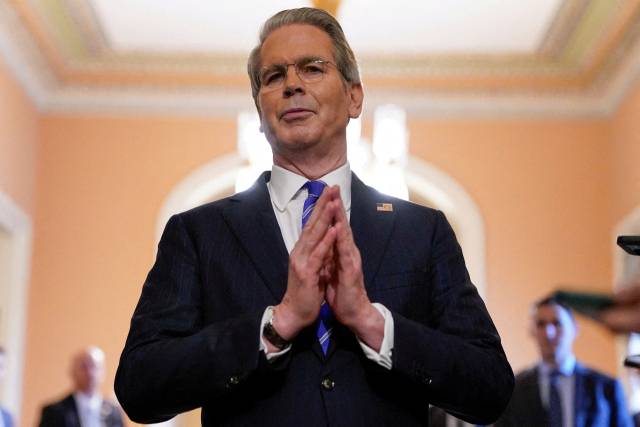 스콧 베선트 미국 재무장관이 지난달 27일(현지 시간) 워싱턴DC 의회에서 기자들에게 발언하고 있다. 로이터연합뉴스