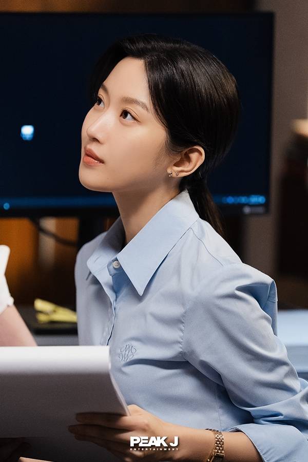 서초동 문가영 포스터 촬영 현장 / 사진=피크제이엔터테인먼트 제공