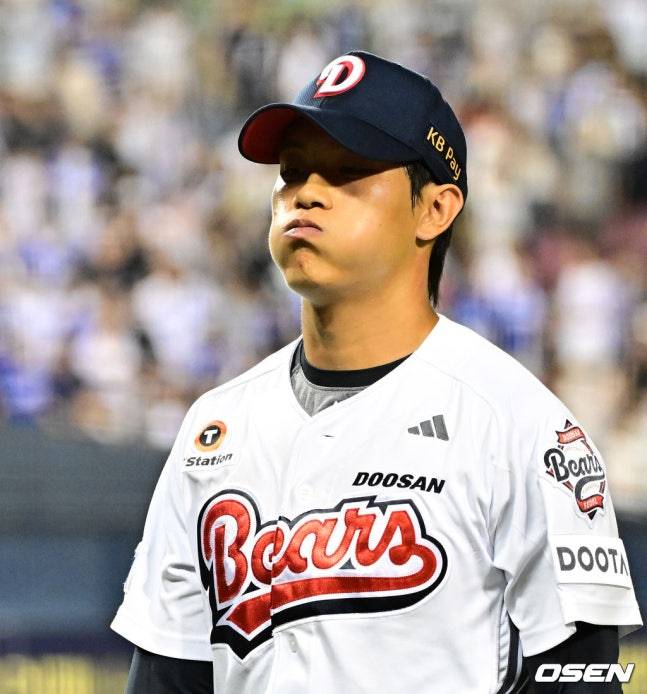 피홈런 직후 아쉬워하는 박신지.