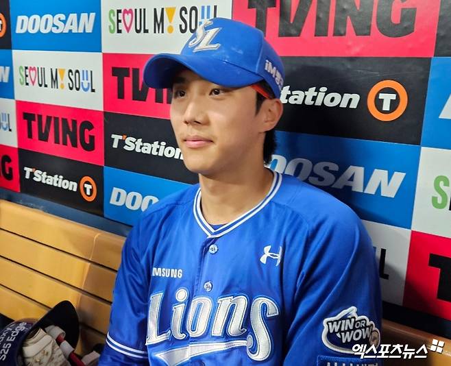3일 오후 서울 잠실야구장에서 열린 '2025 신한 SOL Bank KBO리그' 삼성 라이온즈와 두산 베어스의 경기, 삼성이 9회초에만 5득점하면서 두산을 6:3으로 제압했다. 경기 후 삼성 이재현이 취재진과 인터뷰에 임하고 있다. 잠실, 유준상 기자