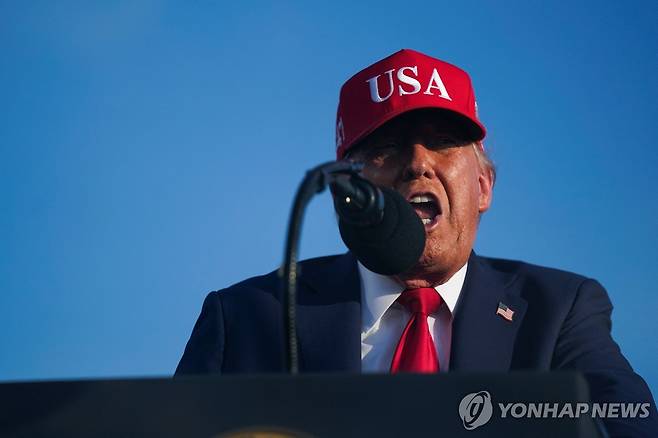 연설하는 도널드 트럼프 미국 대통령 [디모인<美 아이오와주> 로이터=연합뉴스. 재판매 및 DB 금지]