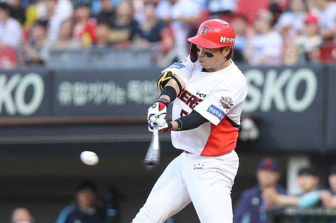 고종욱이 타격에 임하고 있다. 사진 | KIA 타이거즈