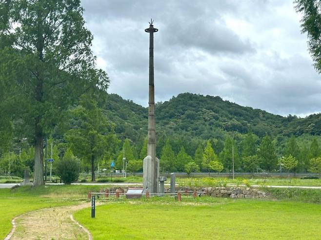 석당간 전경. 담양군 제공