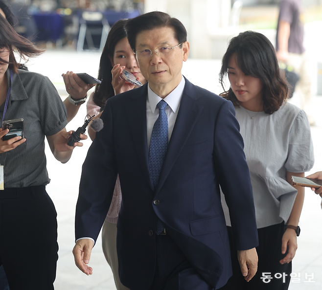 4일 박종준 전 대통령경호처장도 특검에 출석해 윤석열 전 대통령 체포영장 집행 방해 혐의 등에 대한 조사를 받았다. 장승윤 기자 tomato99@donga.com