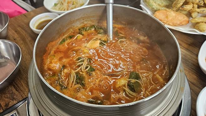 20250704_131315.jpg 점심 안산에서 미꾸라지 매운탕과 튀김