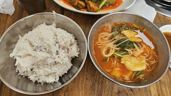 20250704_131358.jpg 점심 안산에서 미꾸라지 매운탕과 튀김