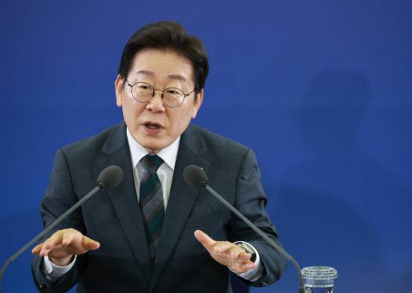 이재명 대통령이 4일 대전컨벤션센터에서 타운홀 미팅 형식으로 열린 '국민소통 행보 2탄, 충청의 마음을 듣다'에서 발언하고 있다. 연합뉴스