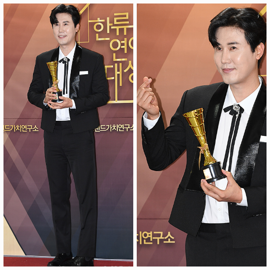 신성이 5일 서울 국회의원회관에서 열린 ‘2025 대한민국 베스트브랜드 어워즈 - 한류연예대상’ 시상식 포토월에 참석해 대중가요스타대상을 수상했다.사진=천정환 기자