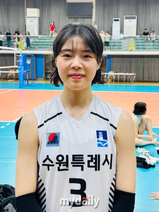 4일 충청북도 단양에서 펼쳐진 ‘2025 한국실업배구&프로배구 퓨처스 챔프전 단양 대회’에서 인터뷰를 진행한 수원특례시청 하효림/최병진 기자